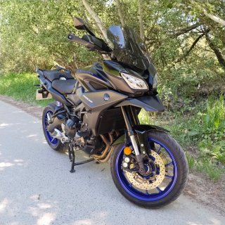 Yamaha Tracer 9 Negra y Azul