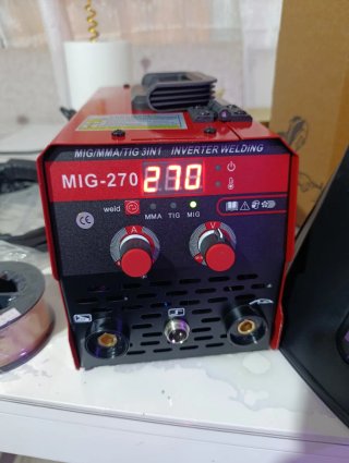 Soldador MIG/MMA/TIG 270A