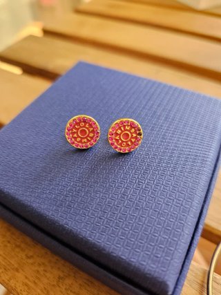 Pendientes Bimba y Lola dorados con piedras rosas