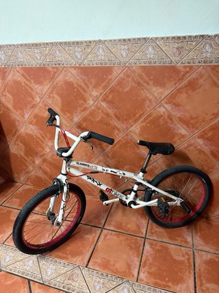 Bicicleta BMX Blanca