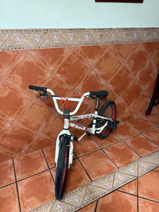 Bicicleta BMX Blanca