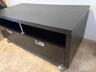 Mueble TV con ruedas