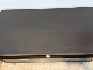 Mueble TV con ruedas