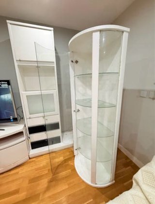 Vitrina de salón cristal y plástico