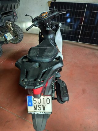 Hond a SH 125i Scooter Negra y Blanca  Para despie