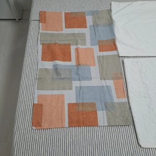 Tappeto beige + 3 federe cuscini