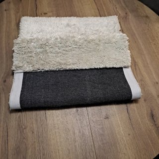 Tappeto beige + 3 federe cuscini
