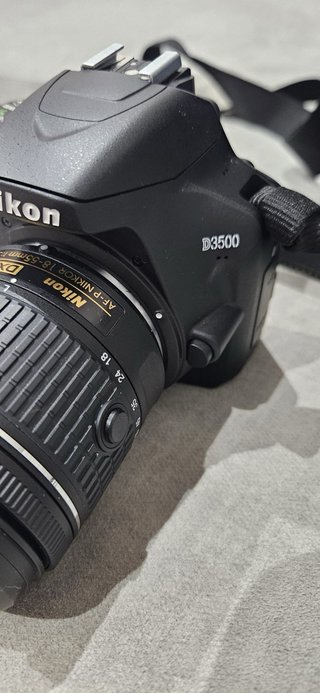 Cámara Nikon D3500 + Accesorios