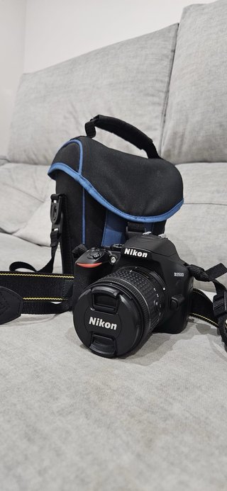 Cámara Nikon D3500 + Accesorios