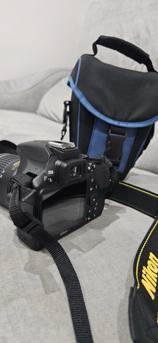 Cámara Nikon D3500 + Accesorios