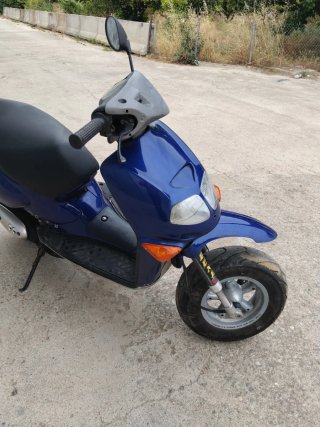 Aprilia Rally Scooter Azul