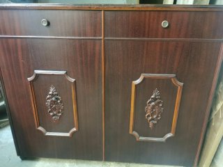Mueble de madera con cajones