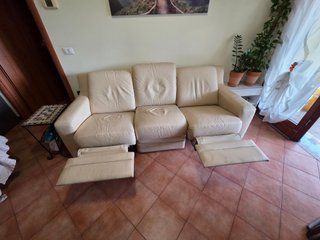 Divano Chateau d'Ax in pelle beige