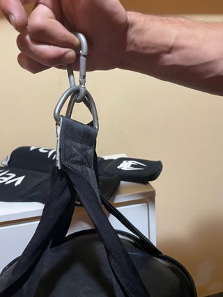 Saco de boxeo más espinilleras  y soporte Venum