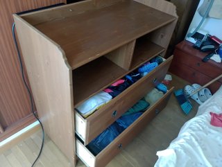 Cajón de madera para ropa