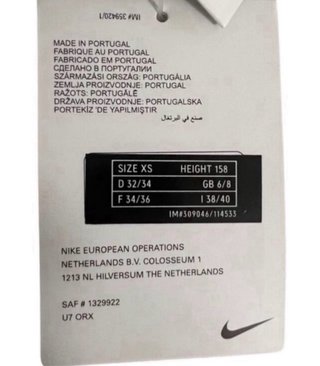 Talla XS. Camiseta deportiva de mujer NIKE.