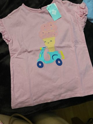 4 Camisetas Niña 3-4 años con etiquetas por 14 eur