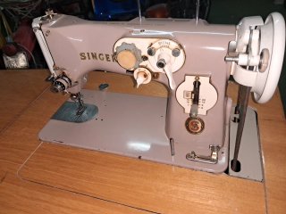 Máquina de coser Singer antigua