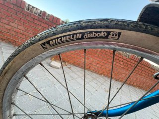 Bicicleta BH Azul y Blanca