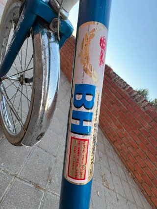 Bicicleta BH Azul y Blanca