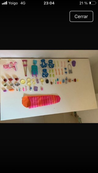 Accessori per bambole: bicicletta, culla, vestiti e altro
