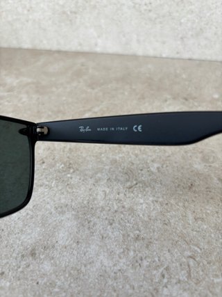 Gafas de sol Ray-Ban negras y grises