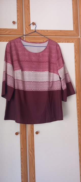 Blusa rosa y morada con rayas