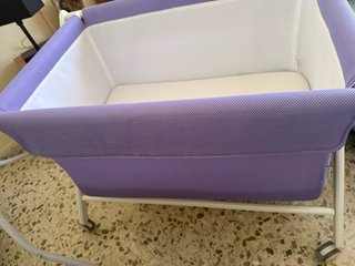 Minicuna con ruedas y colchón