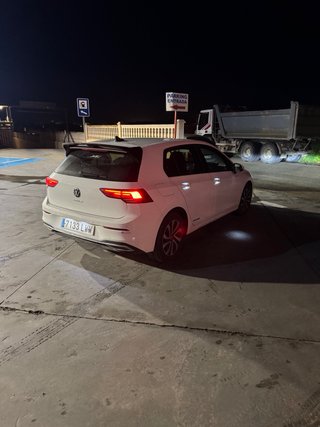 Volkswagen Golf 8 tsi active 1.0 2021