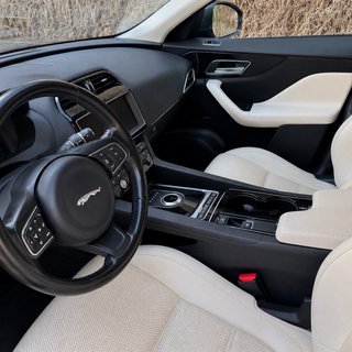 Jaguar F-Pace 2016