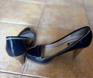 Zapatos zara azul oscuro Tacón