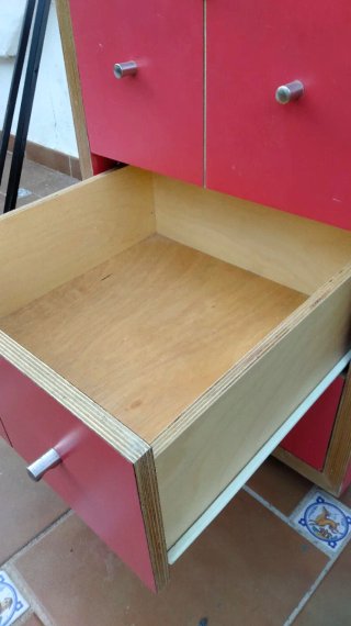 Cajonera de madera, panel marino, roja. 3 cajones
