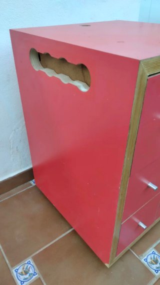Cajonera de madera, panel marino, roja. 3 cajones