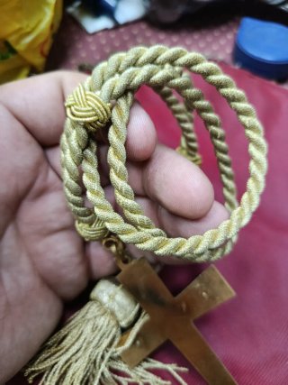 Cordón de oro con cruz años 70
