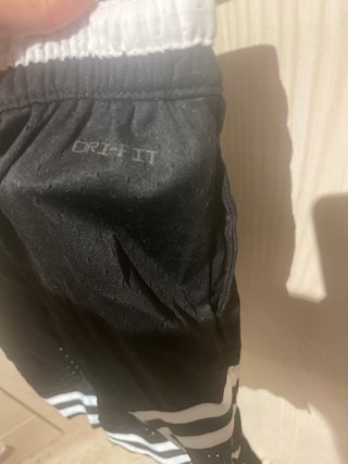Pantalones cortos Jordan negros y blancos