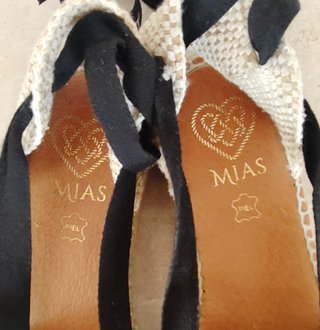 Alpargatas MIAS Piel Negras Talla 38