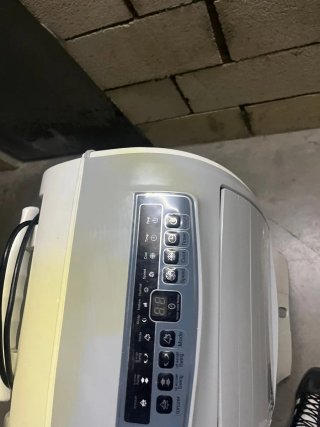 Ventilador de aire blanco y negro