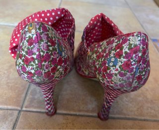 Zapatos de tacón estampados