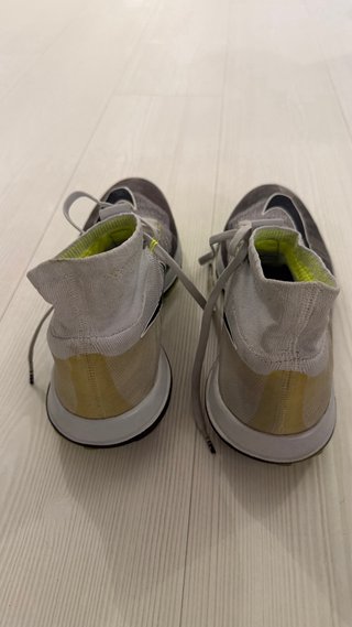 Zapatillas Nike Running Grises y Negras