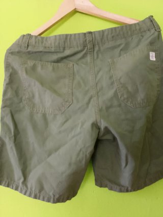 Pantalones cortos verdes