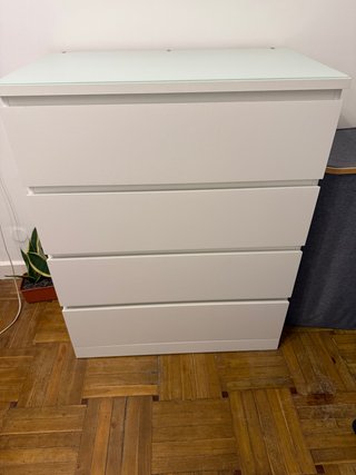 Cómoda blanca Sin tapa de cristal  .