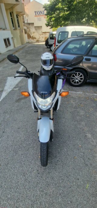 Honda 125 Blanca 2021
