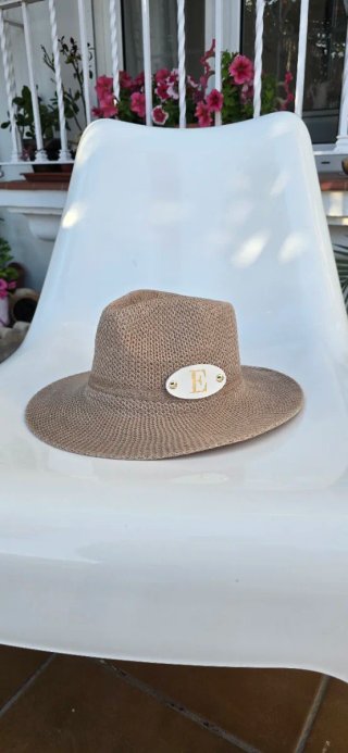 Sombrero de cuero auténtico hecho a mano
