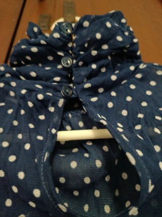 Blusa  de Zara Collection Azul Marino con Lunares.