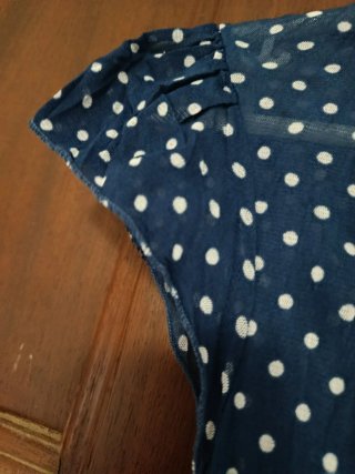 Blusa  de Zara Collection Azul Marino con Lunares.