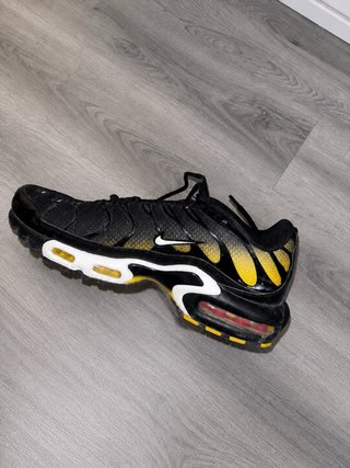 Nike Air Max Plus TN negras y amarillas T42