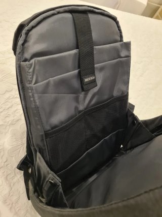 Mochila antirrobo XD Design Bobby Hero Regular.
