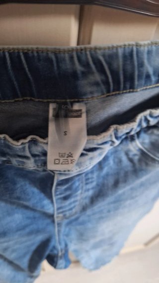 Jeggins strappati vita alta