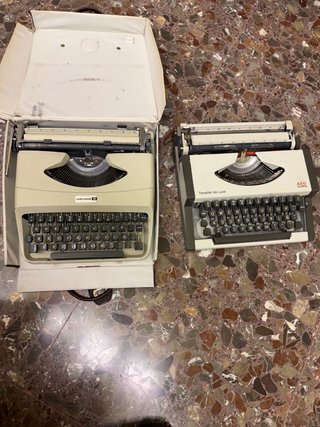 Máquina de escribir Underwood y AEG
