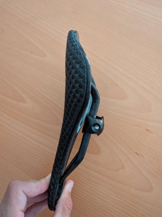 Sillín ODI X8 Carbono Impresión 3D con abrazadera